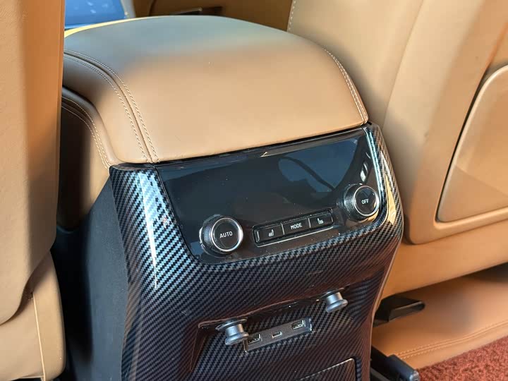 Фото 20 - LiXiang One