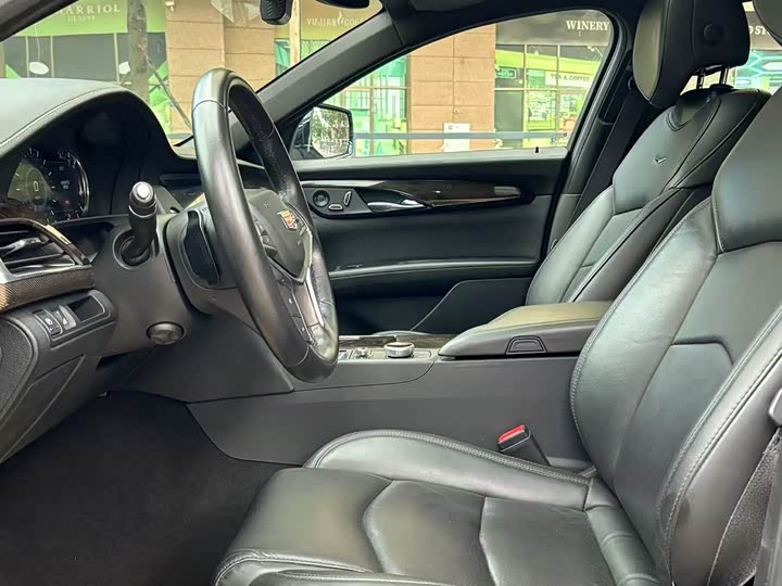 Фото 13 - Cadillac CT6