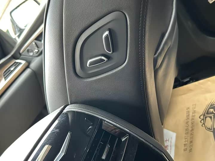 Фото 23 - Cadillac CT6