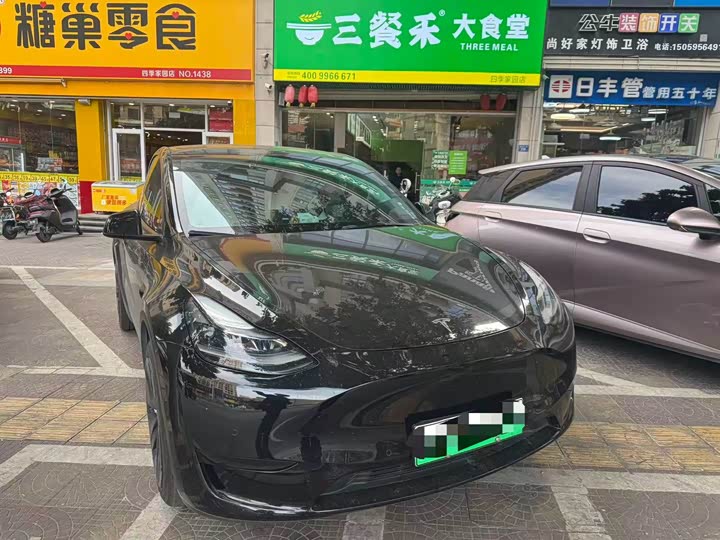 Фото 1 - Tesla Model Y