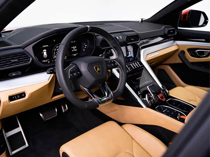 Фото 12 - Lamborghini Urus