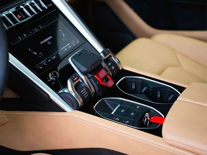 Фото 18 - Lamborghini Urus