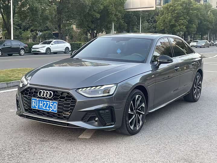 Фото 1 - Audi A4L