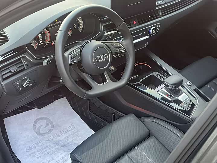 Фото 10 - Audi A4L