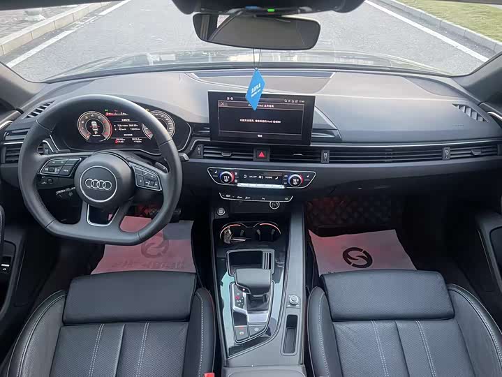 Фото 11 - Audi A4L