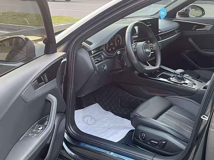 Фото 7 - Audi A4L