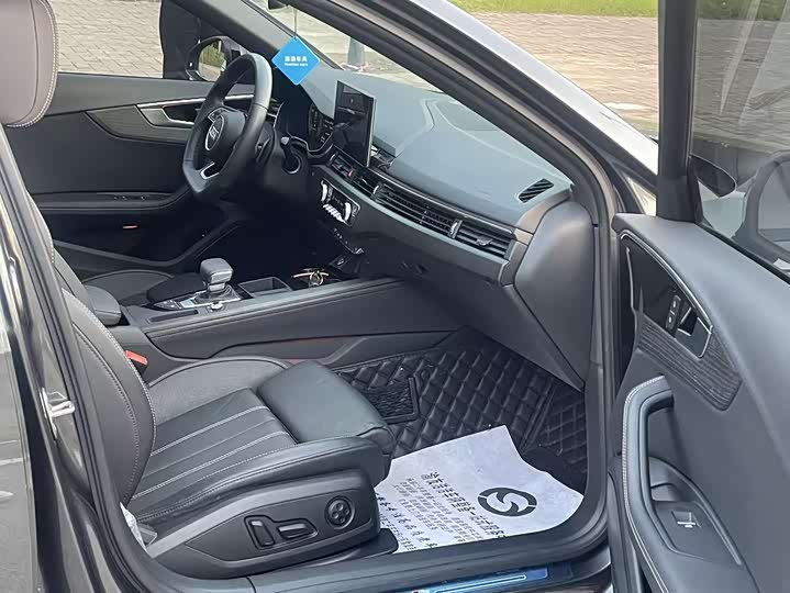 Фото 9 - Audi A4L