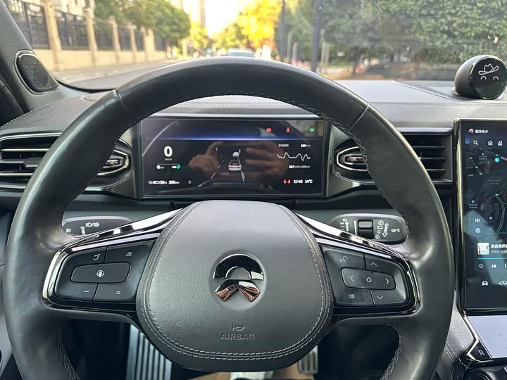 Фото 11 - Nio ES8