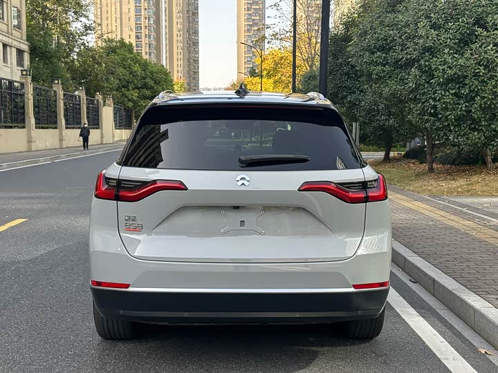 Фото 15 - Nio ES8