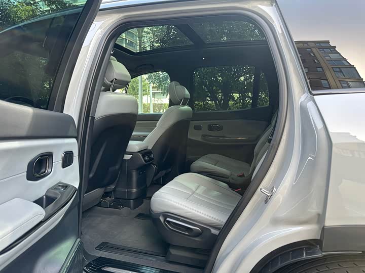 Фото 6 - Nio ES8