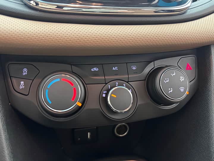 Фото 13 - Chevrolet Monza