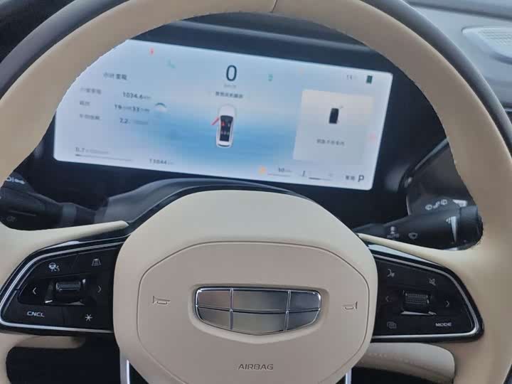 Фото 10 - Geely Monjaro