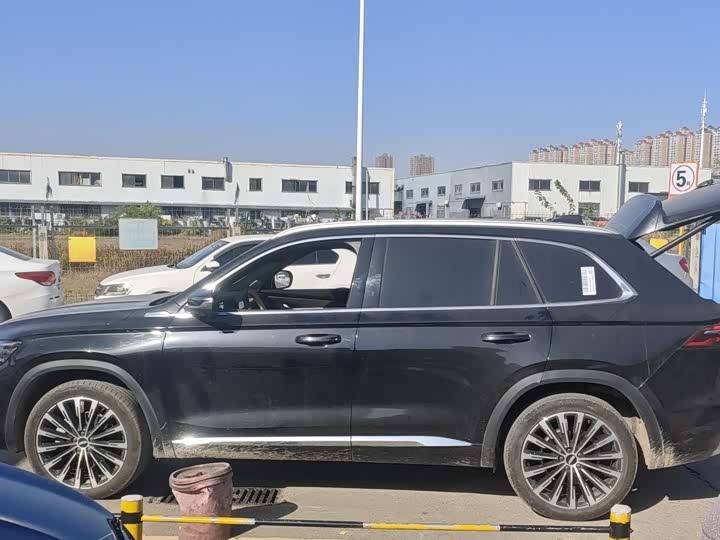 Фото 3 - Geely Monjaro