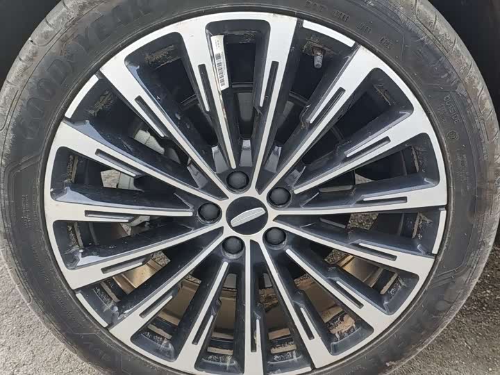 Фото 7 - Geely Monjaro