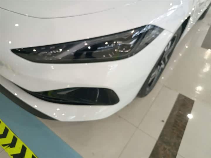 Фото 24 - Roewe D7