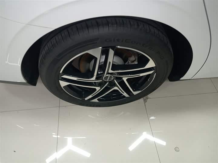 Фото 26 - Roewe D7