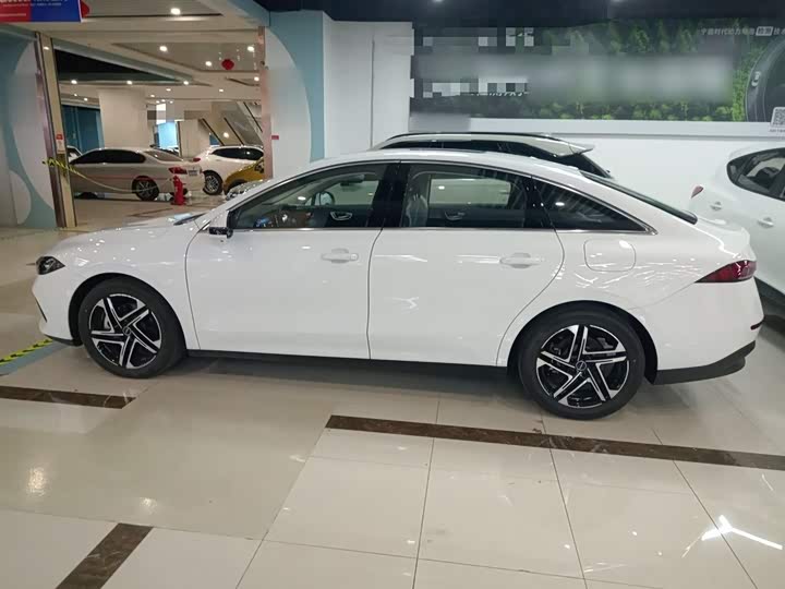 Фото 5 - Roewe D7