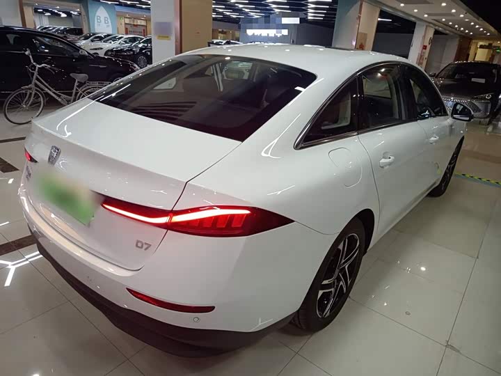 Фото 7 - Roewe D7