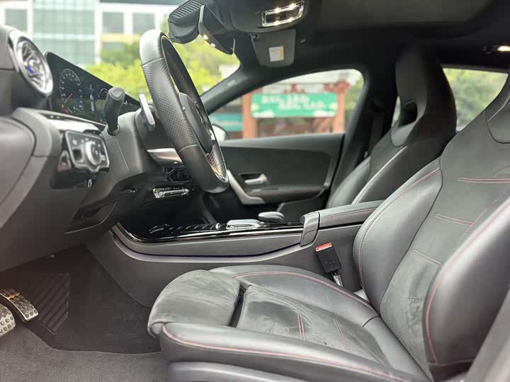 Фото 4 - Mercedes-Benz CLA-Class