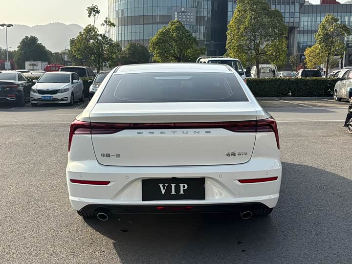 Фото 5 - Bestune B70