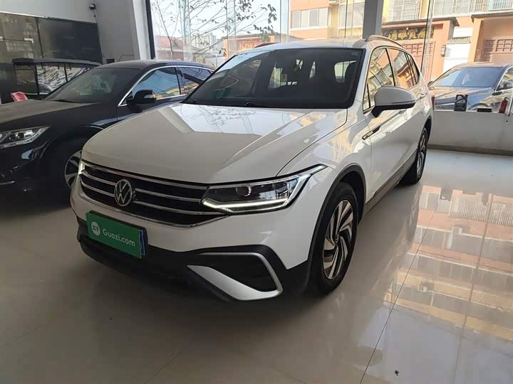 Фото 1 - Volkswagen Tiguan L Pro