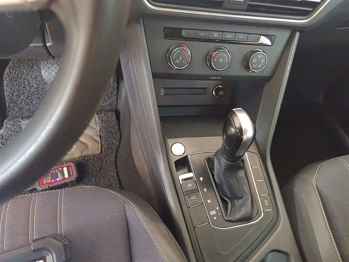 Фото 14 - Volkswagen Tiguan L Pro