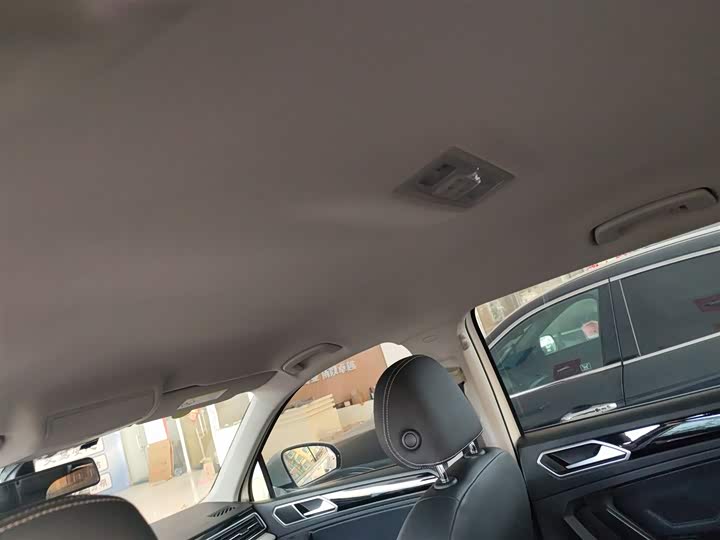 Фото 18 - Volkswagen Tiguan L Pro