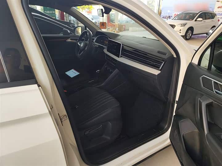 Фото 25 - Volkswagen Tiguan L Pro