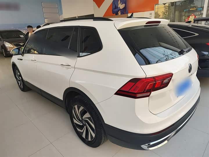 Фото 5 - Volkswagen Tiguan L Pro