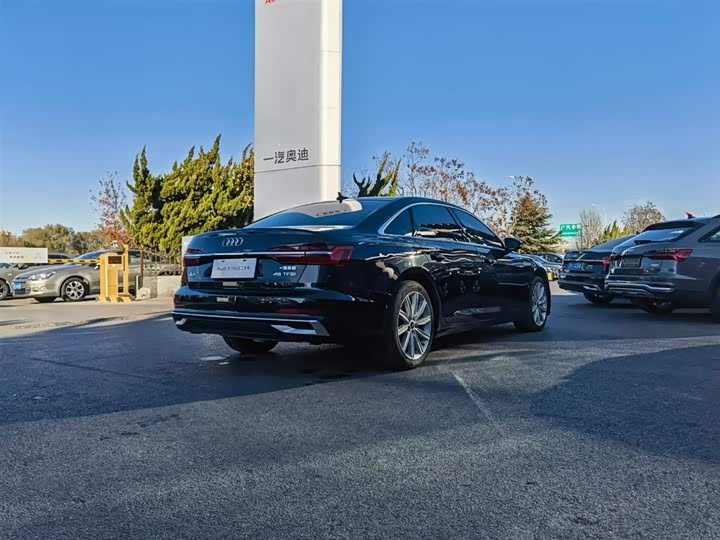 Фото 3 - Audi A6L