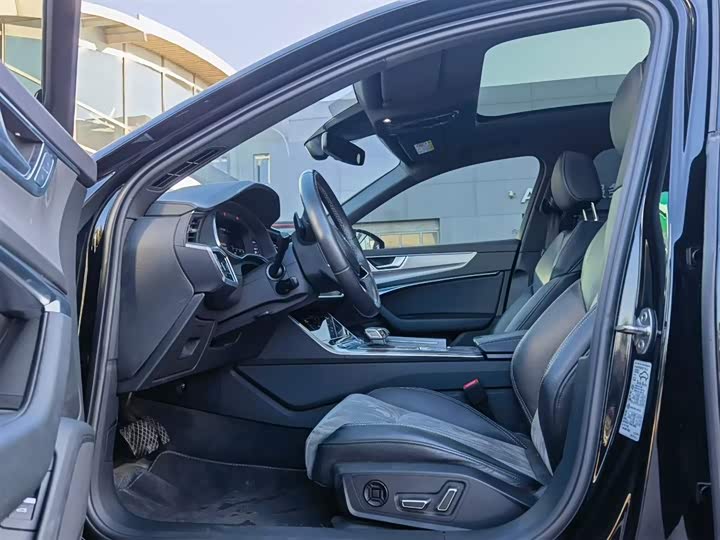 Фото 4 - Audi A6L