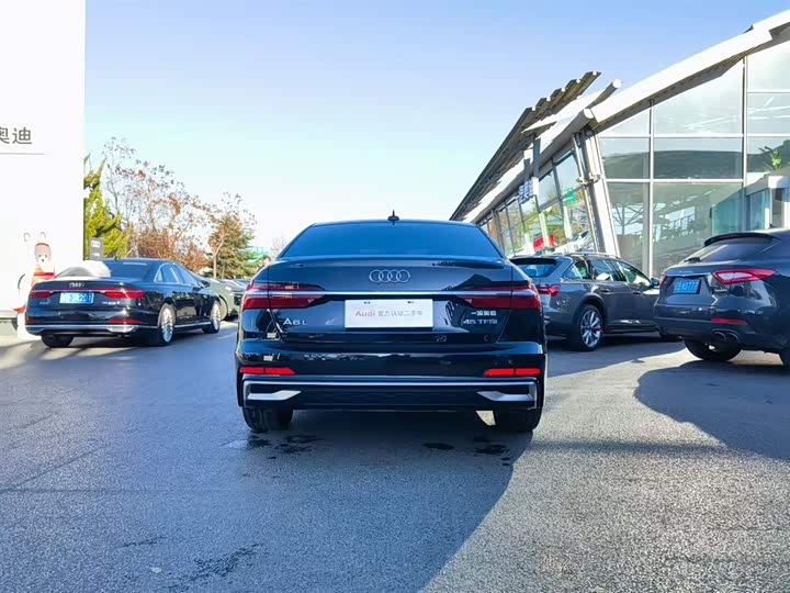 Фото 7 - Audi A6L