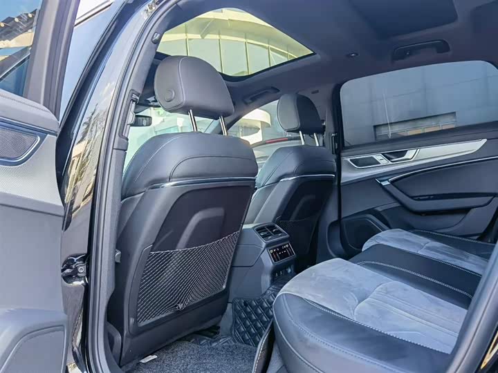 Фото 8 - Audi A6L