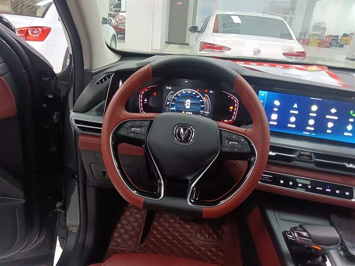 Фото 11 - Changan CS75 Plus