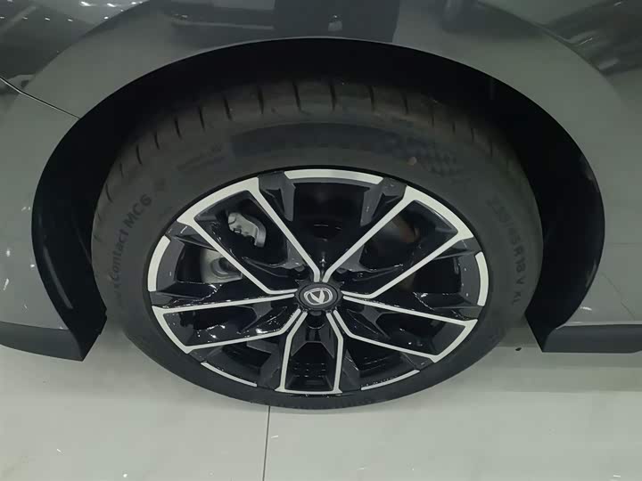 Фото 23 - Changan UNI-V Hybrid