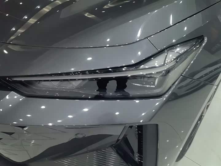 Фото 24 - Changan UNI-V Hybrid