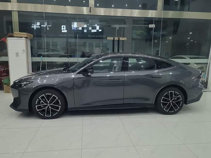 Фото 5 - Changan UNI-V Hybrid