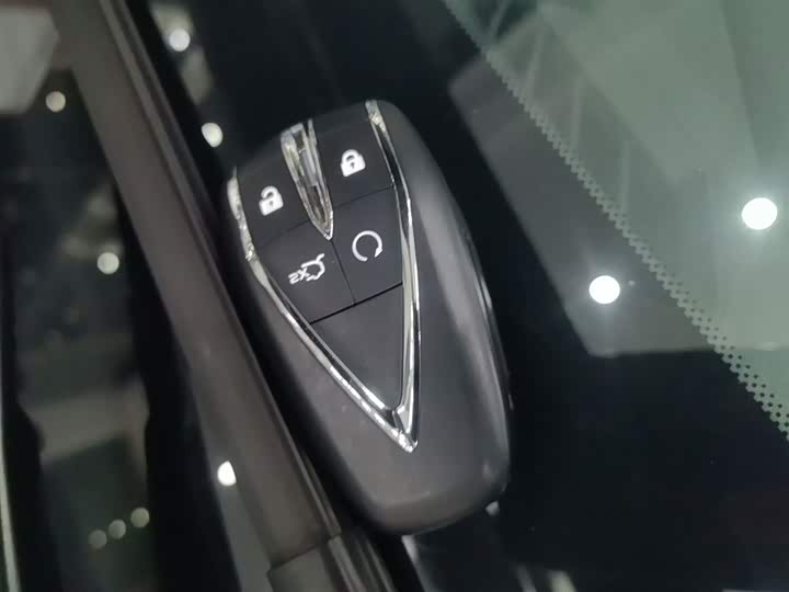 Фото 9 - Changan UNI-V Hybrid