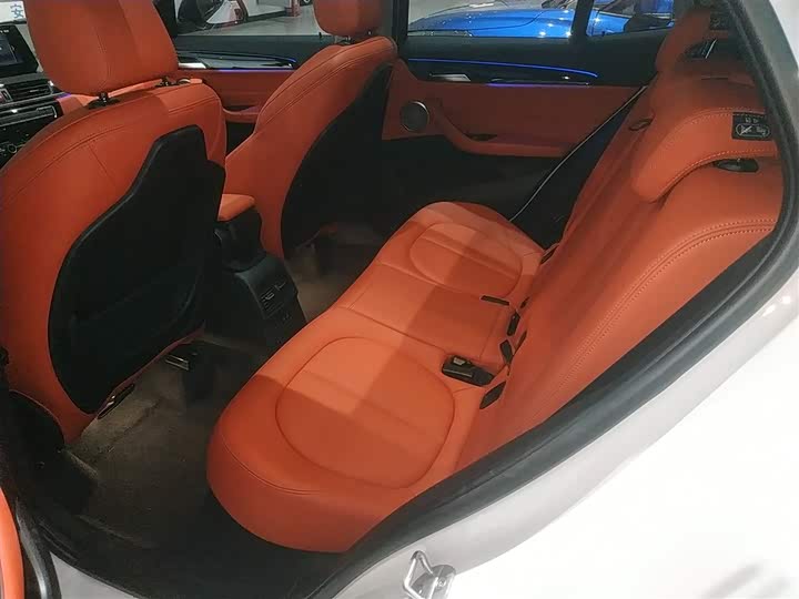 Фото 17 - BMW X2