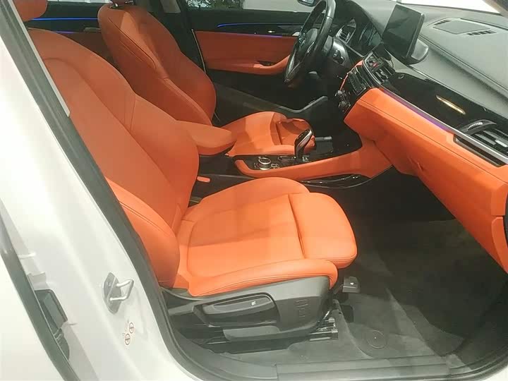 Фото 25 - BMW X2