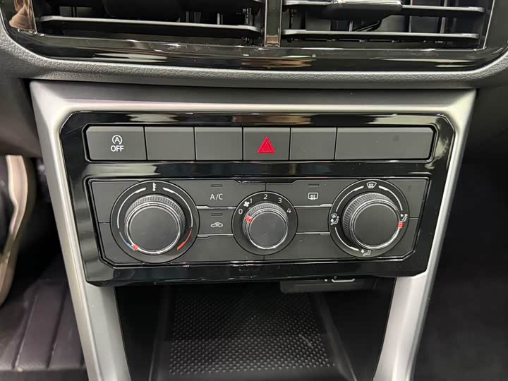 Фото 9 - Volkswagen T-Cross