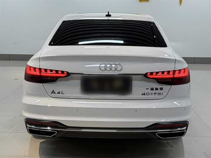 Фото 13 - Audi A4L