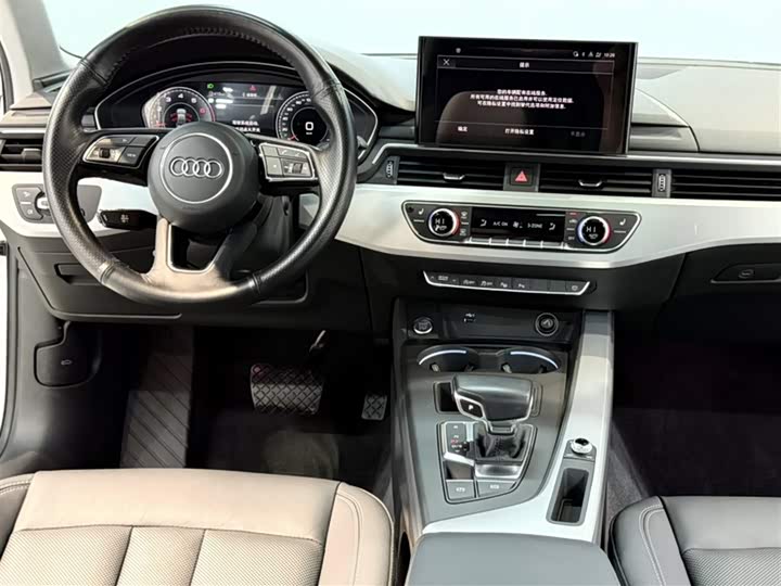 Фото 17 - Audi A4L