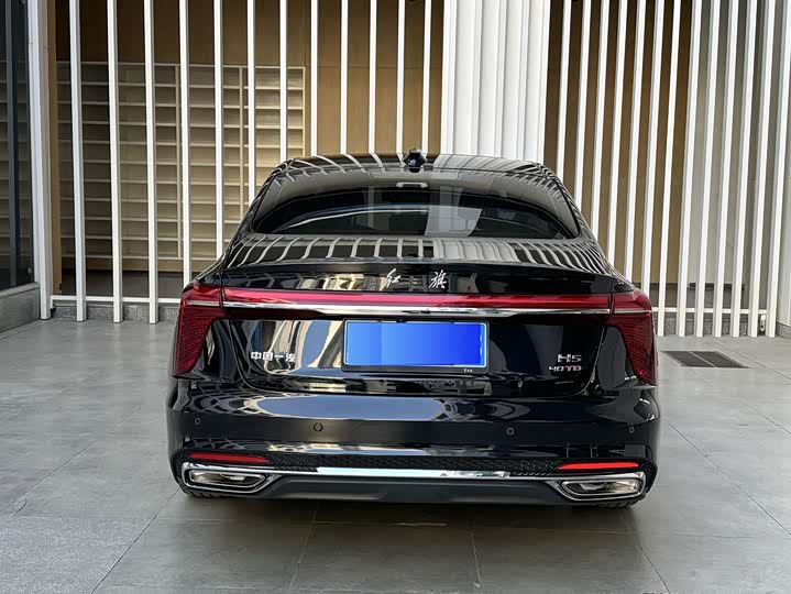 Фото 12 - Hongqi H5