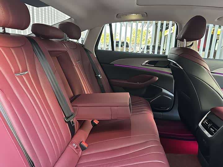 Фото 7 - Hongqi H5