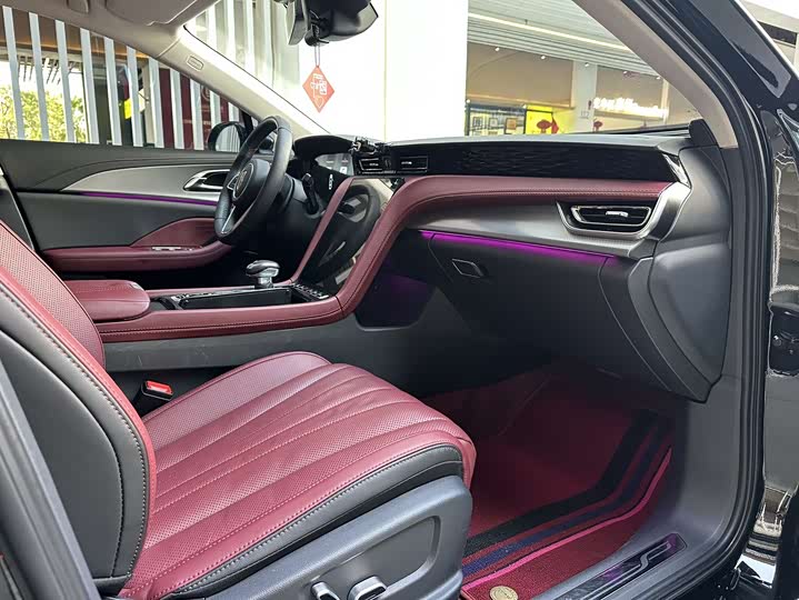 Фото 8 - Hongqi H5