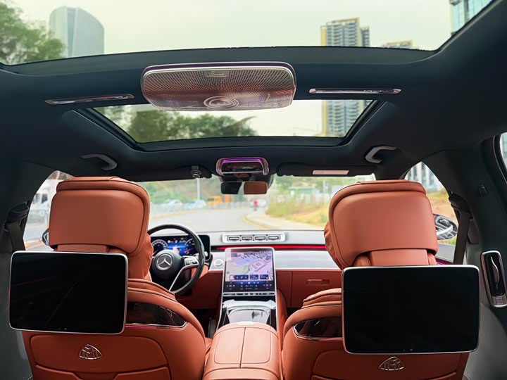 Фото 9 - Mercedes-Benz Maybach S-Class