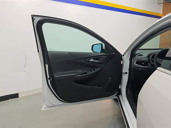 Фото 7 - Chevrolet Malibu XL