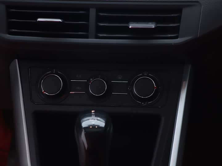 Фото 18 - Volkswagen Polo