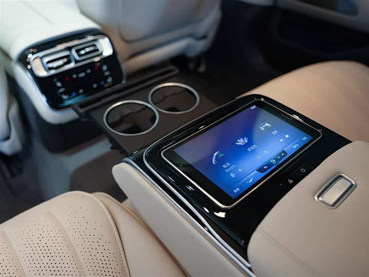 Фото 16 - Mercedes-Benz S-Class